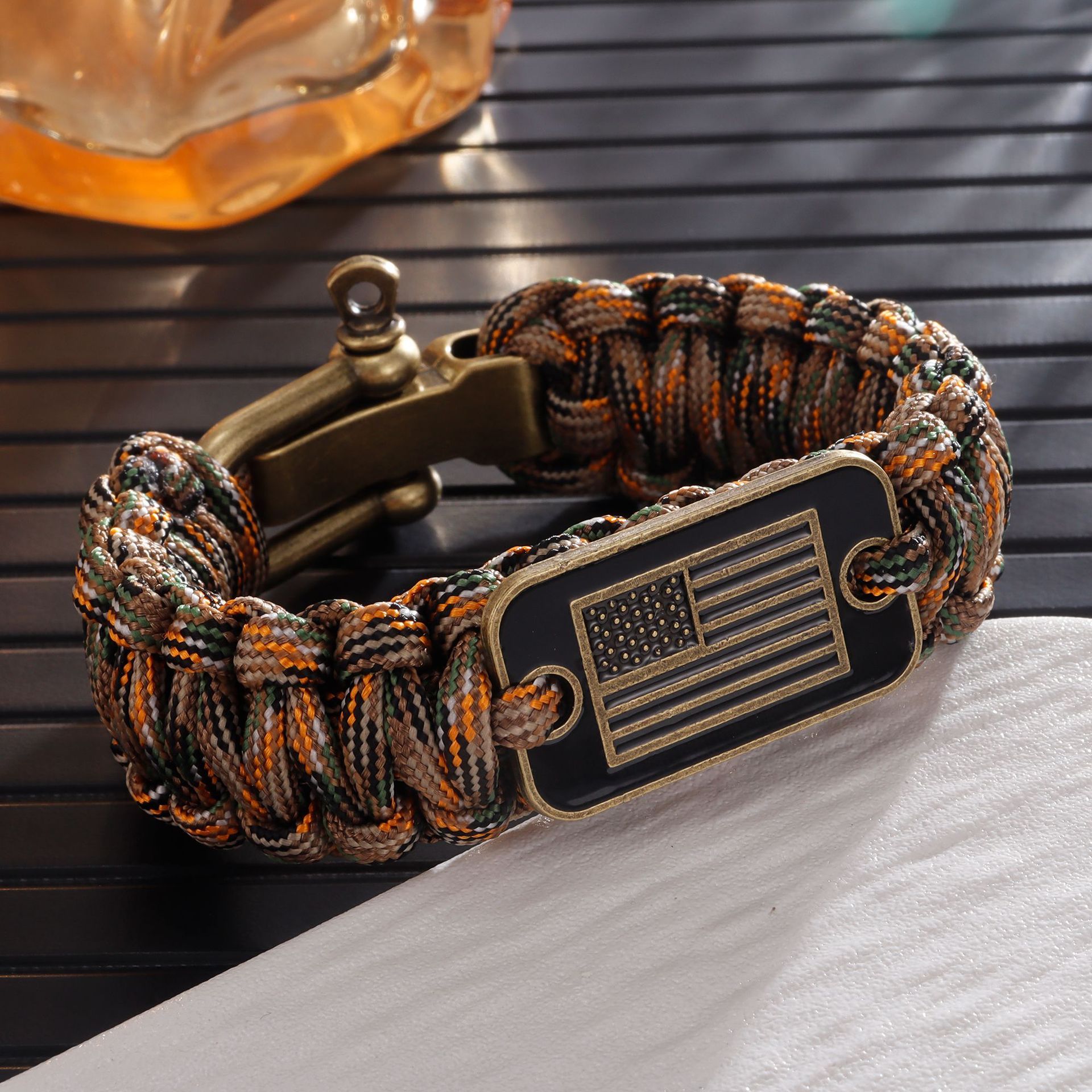 Outdoor paracord-style bracelet